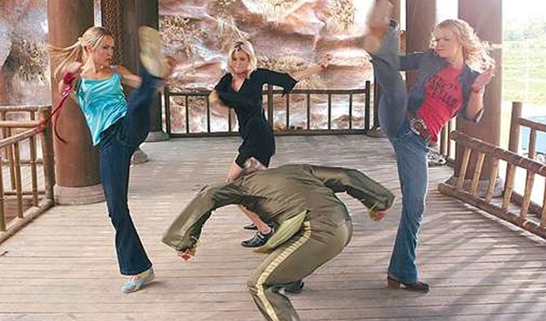 D.O.A.: Dead or Alive (2006)