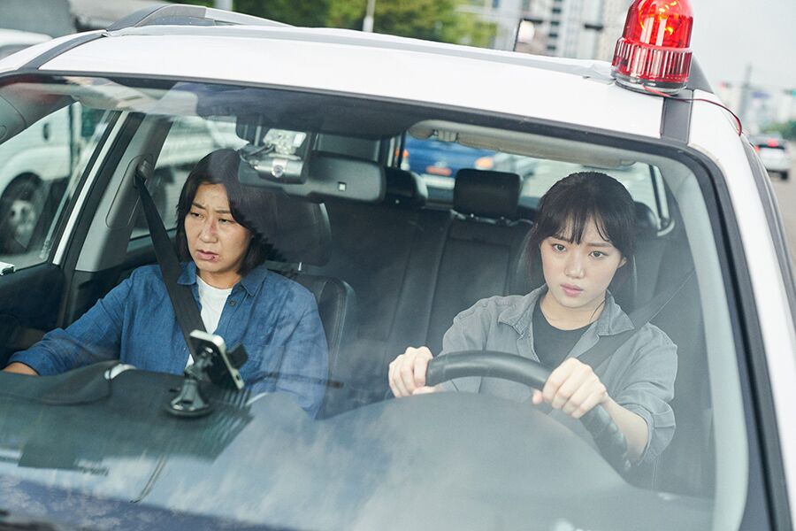 Miss & Mrs. Cops (2019)