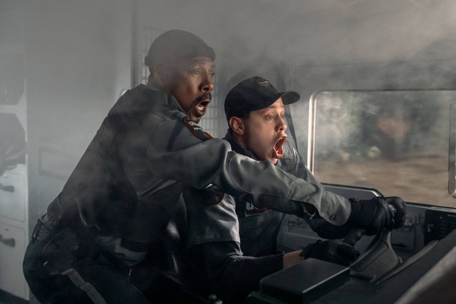 Murphy and Davidson Go Up Against Palmer in “The Pickup” (First Look Images)